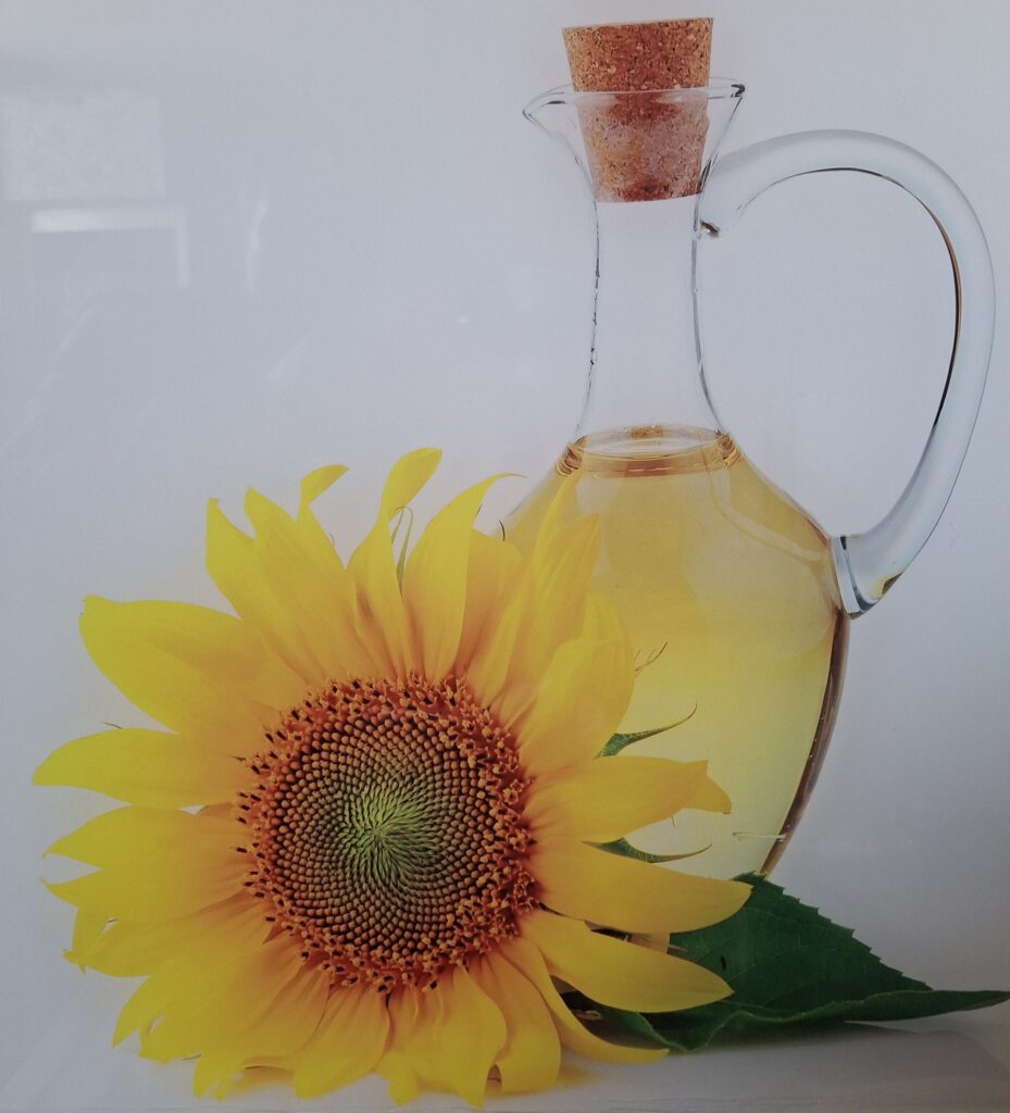 Trenutna slika nima nadomestnega besedila. Ime datoteke je: SONCNICNO-OLJE-scaled.jpg